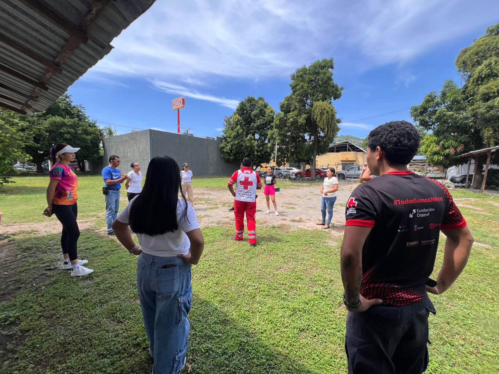Atención humanitaria Cruz Roja Zihuatanejo