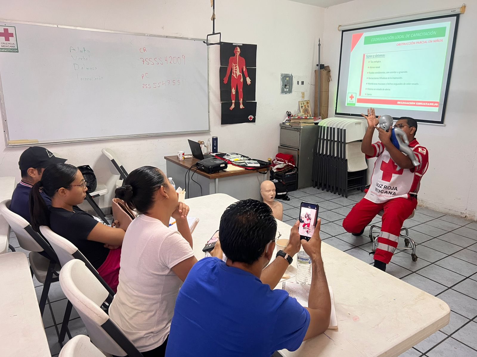 Servicio de emergencia Cruz Roja Zihuatanejo